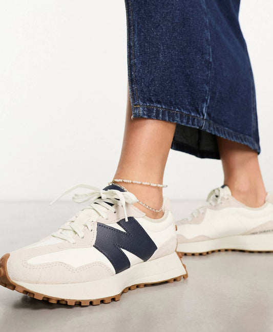New Balance 327 in Off White & Navy