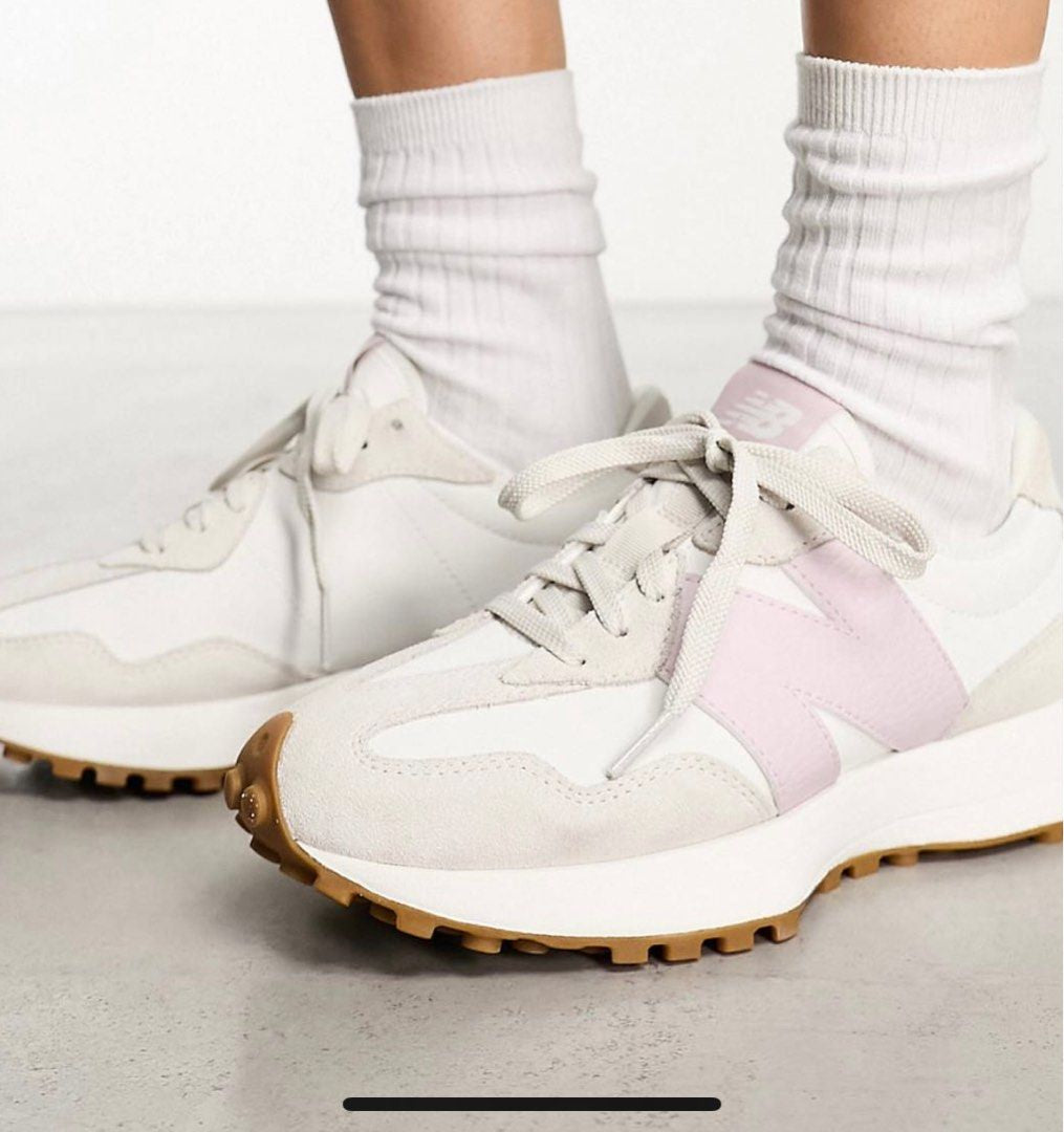 New Balance 327 in Off White & Pink