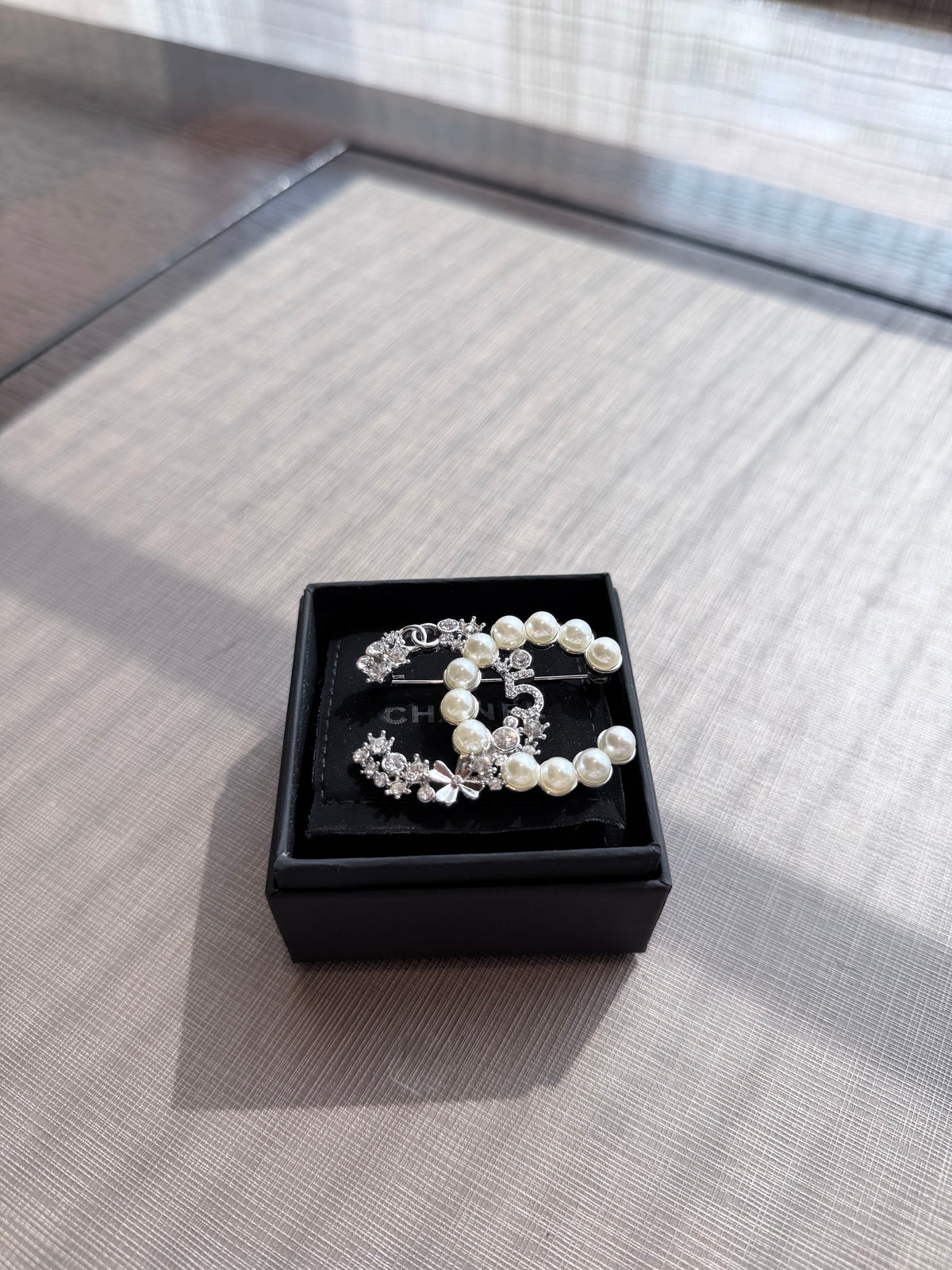 Chanel Brooch - Pearl 5