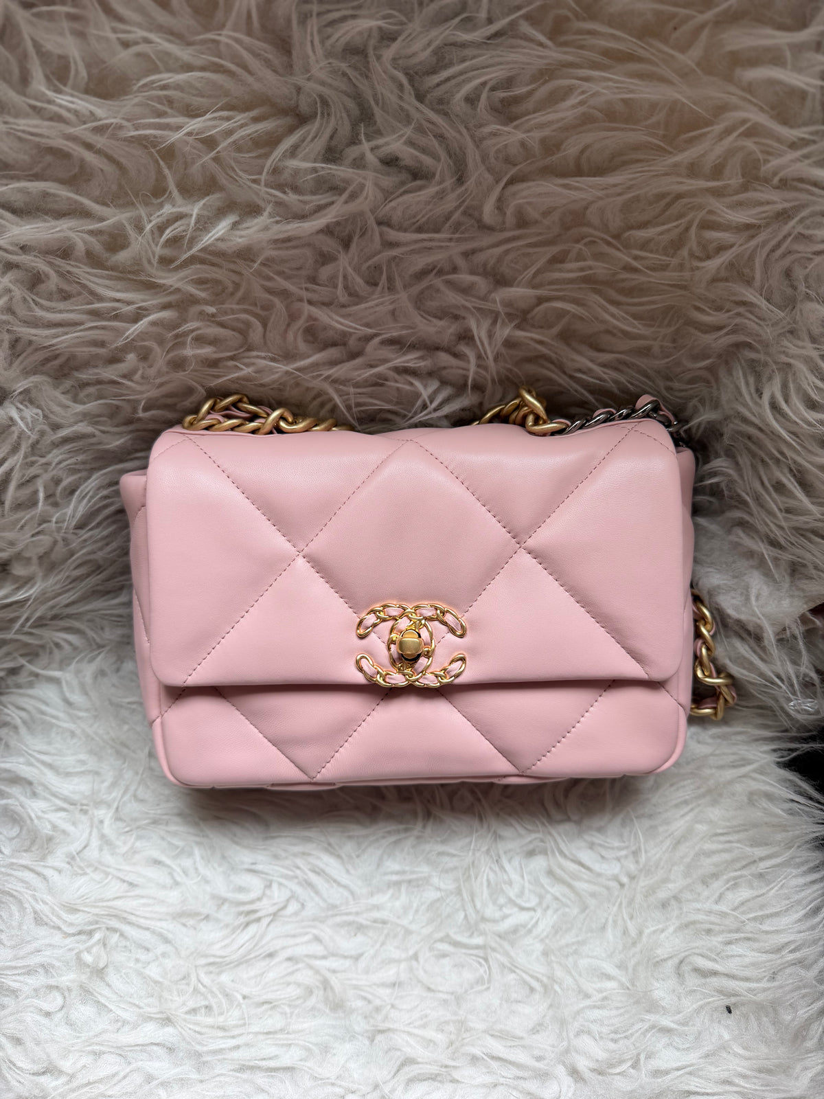 Chanel C19 - Pink