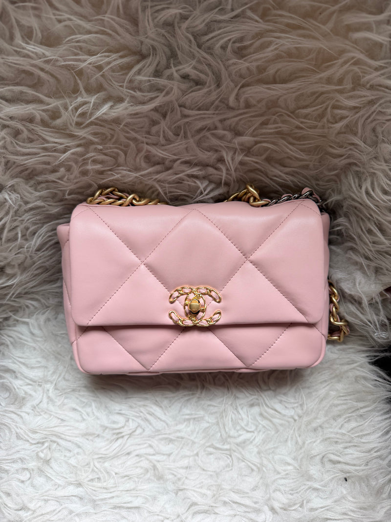 Chanel C19 - Pink