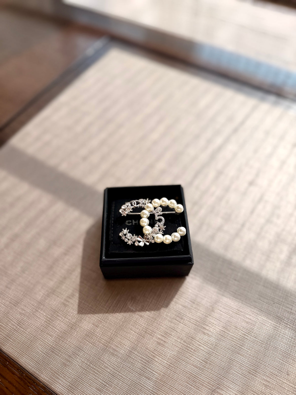 Chanel Brooch - Pearl 5