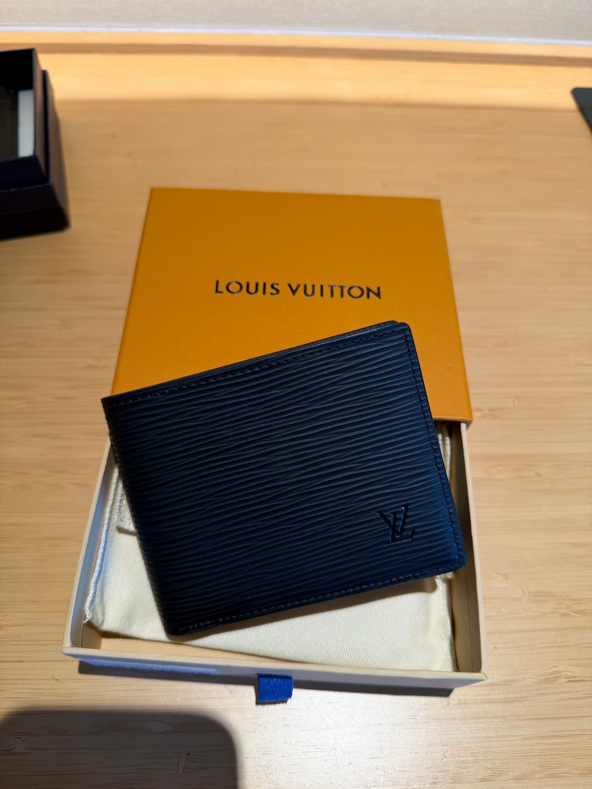LV Men Wallet