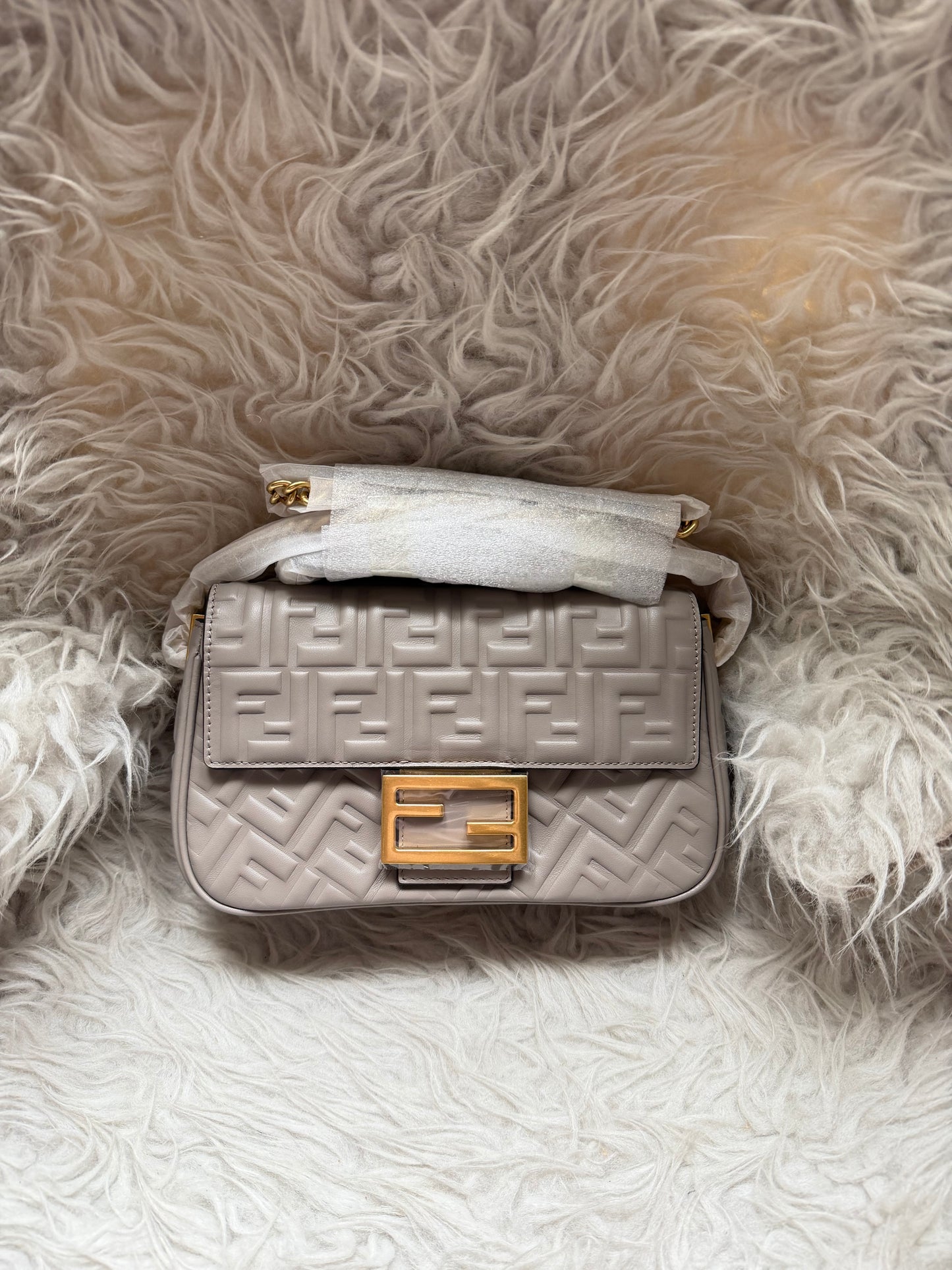 (Readystock SALE) Fendi Baguette Chain Midi Bag - Taupe