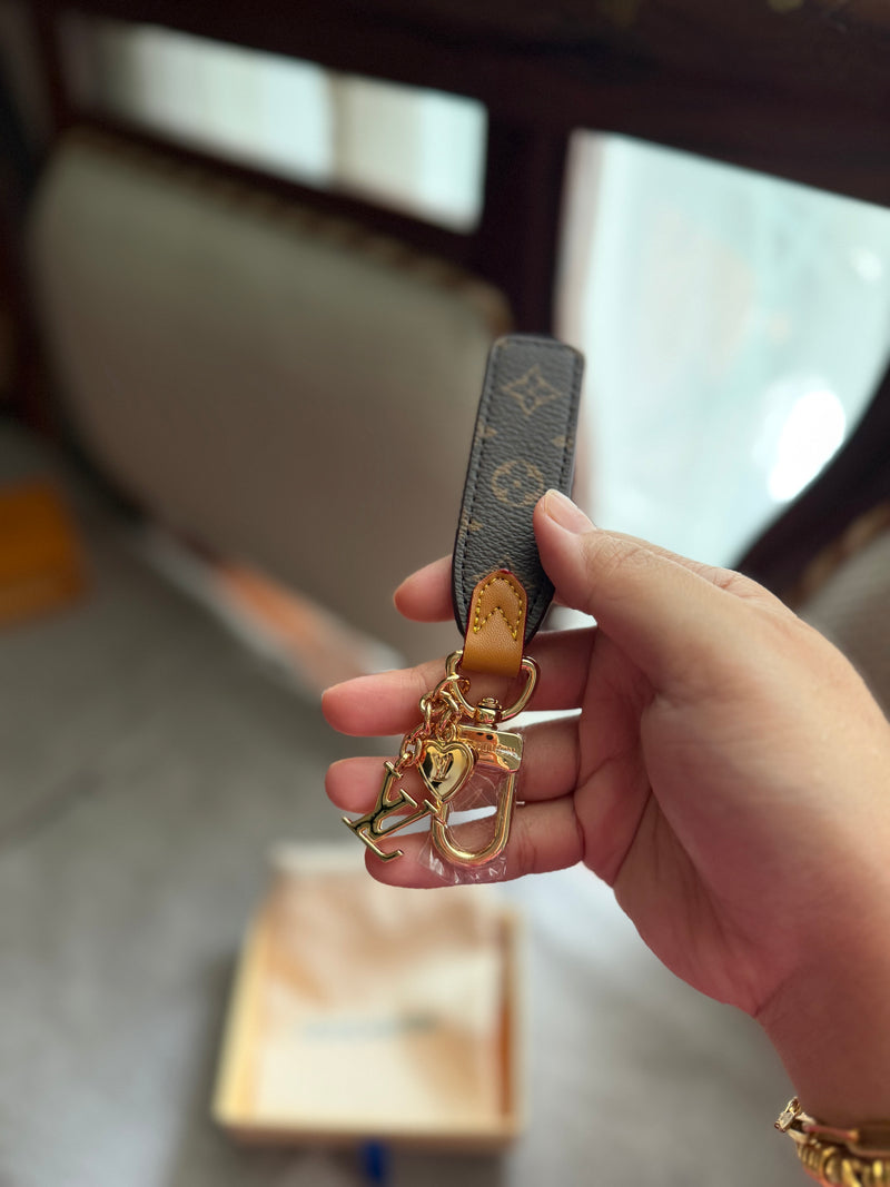 (Readystock) LV Cherished Tab Key Holder
