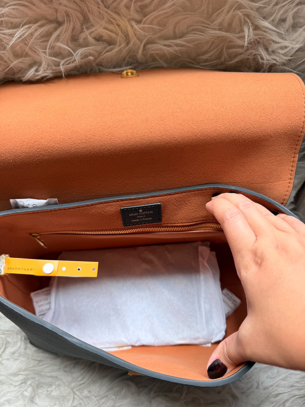 LV Low Key Messenger Black