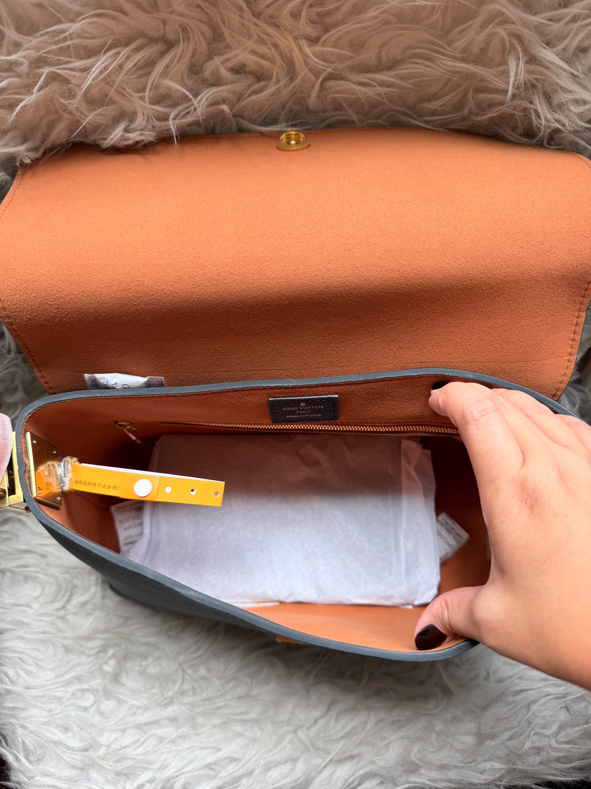 LV Low Key Messenger Black