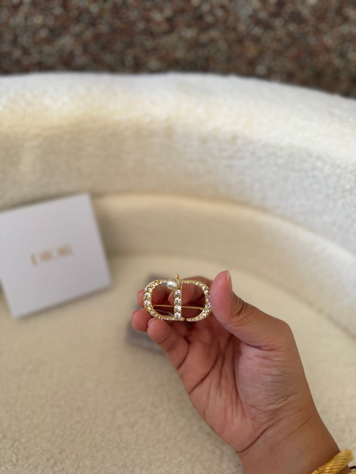 (Readystock) Dior Brooch - Sparkly Pearl