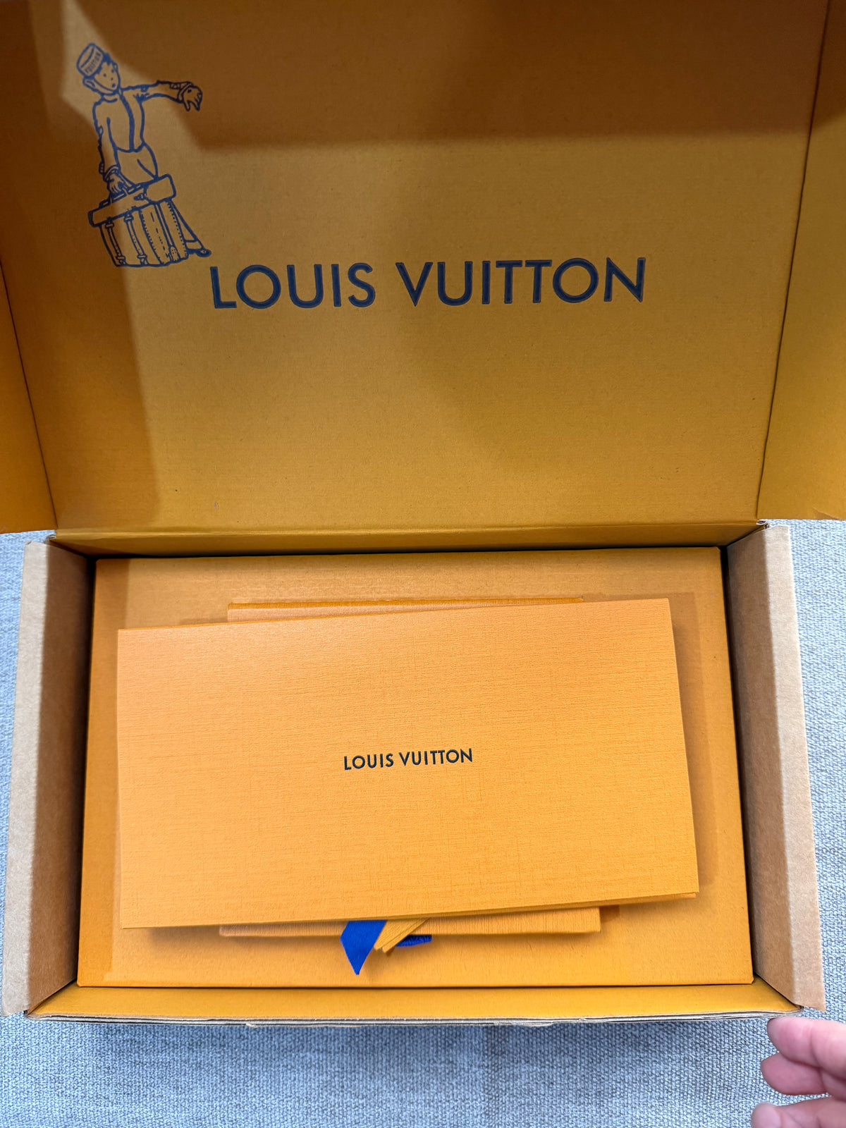 (Readystock) LV Key Pouch Monogram (12cm)