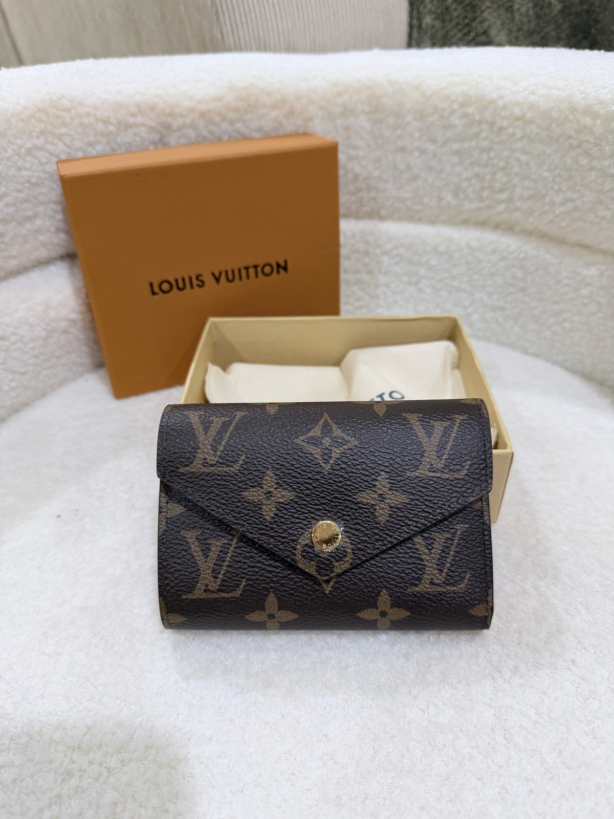 LV Victorine Wallet - Pink