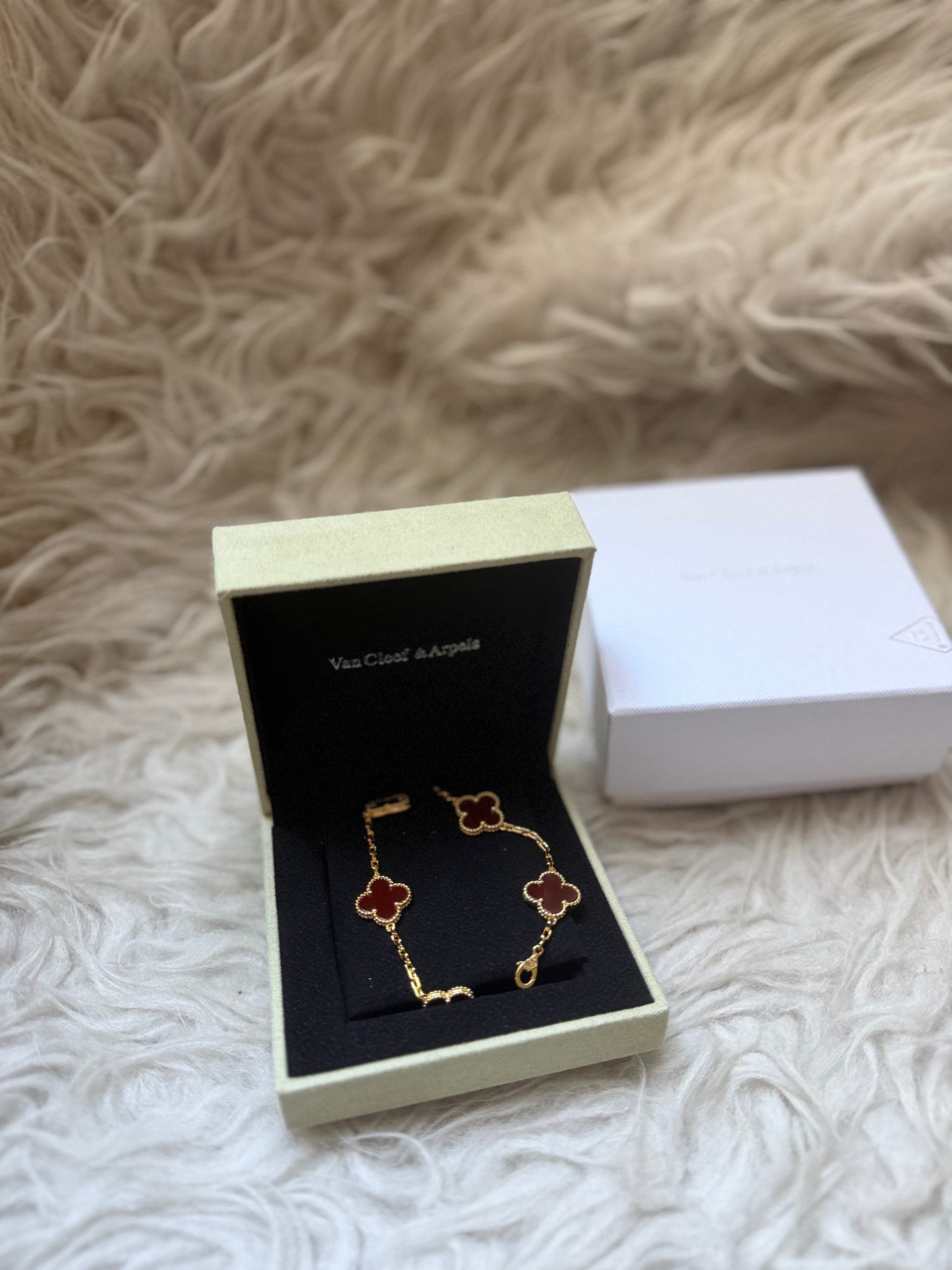 (Readystock) Van Cleef Arpels Vintage Alhambra Bracelet - Maroon