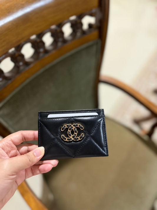 Chanel Quilted Lambskin Card Holder - Black