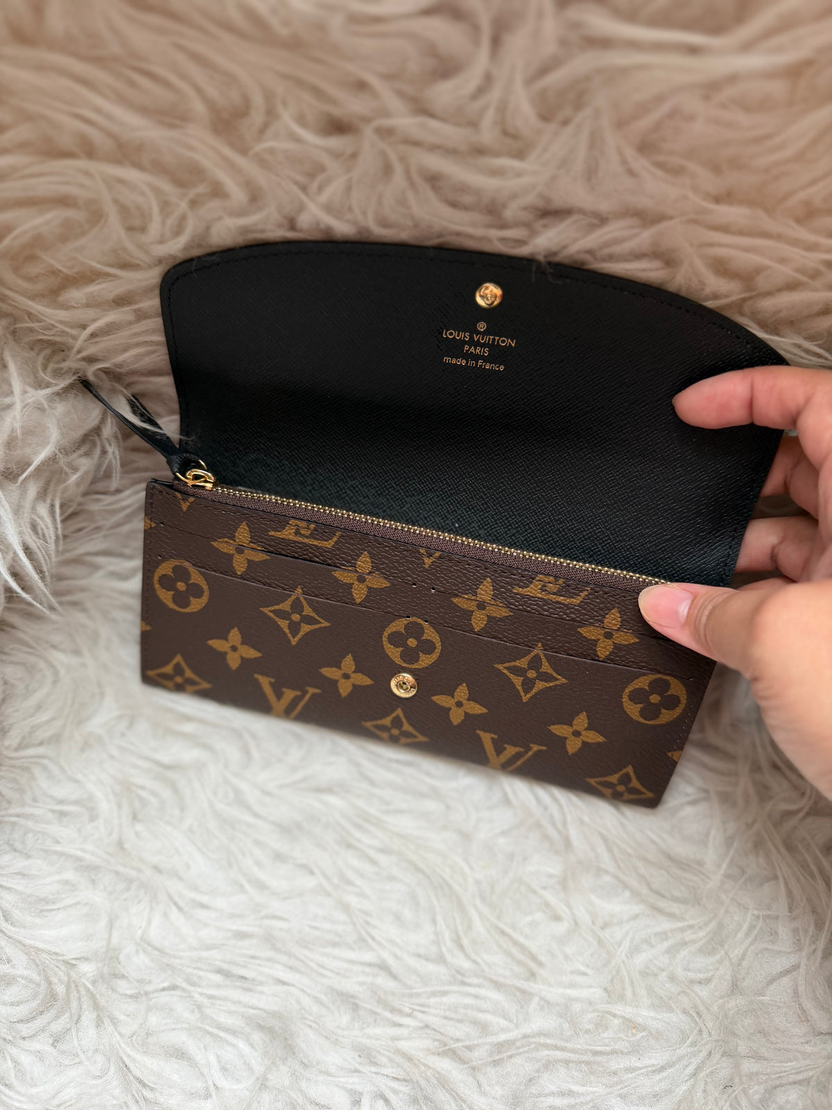 (Preorder) Emilie Wallet