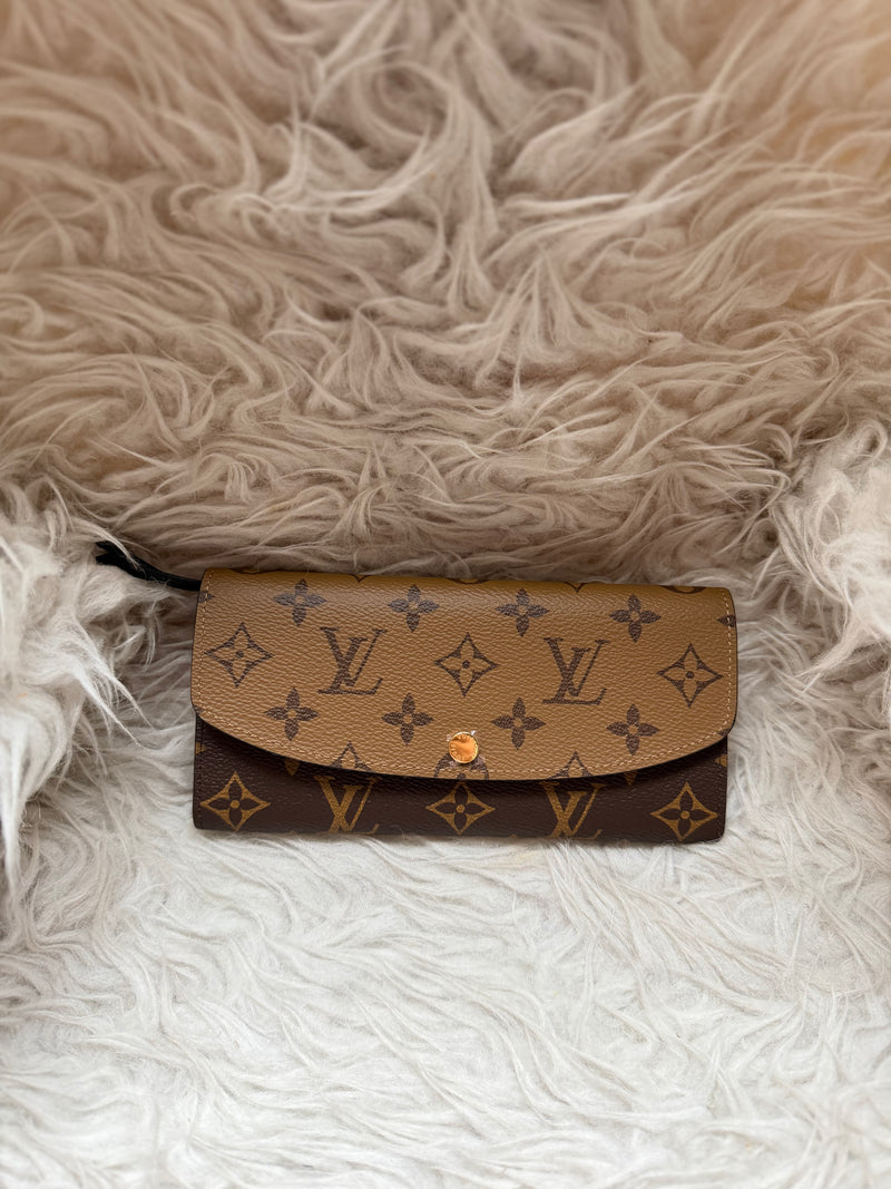 (Preorder) Emilie Wallet