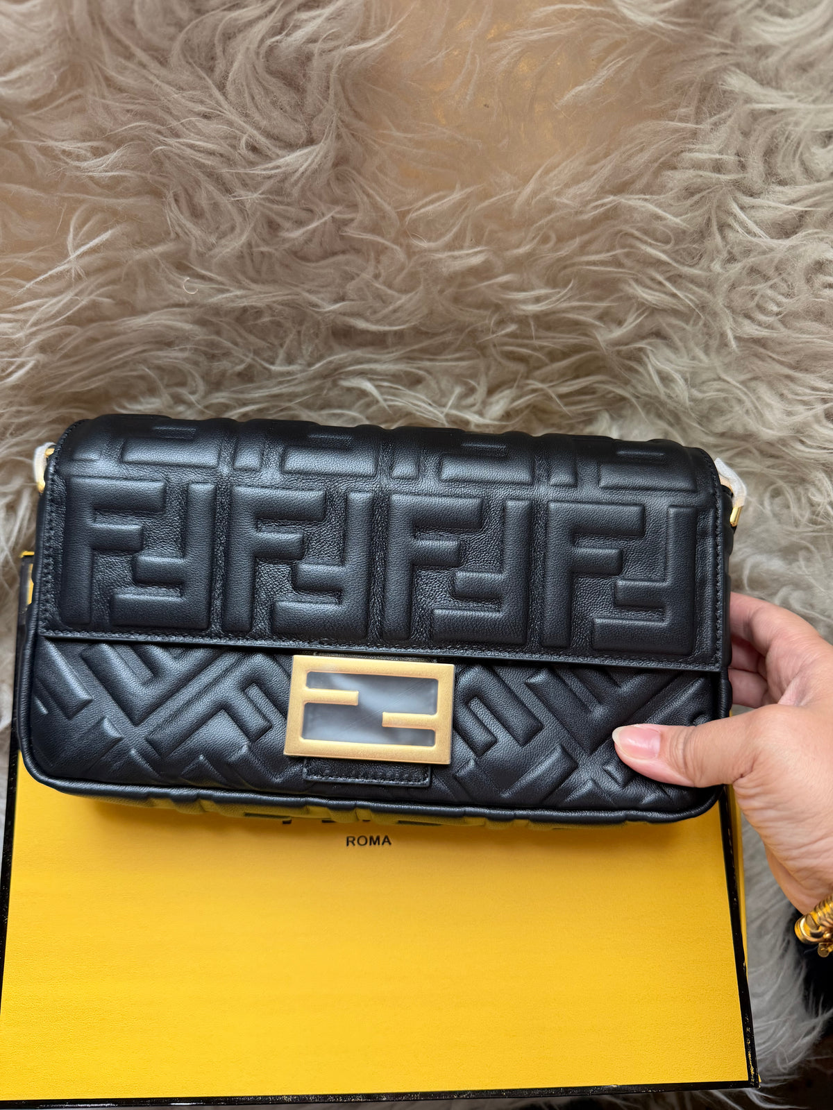 (Readystock) Fendi Shoulder Bag - Black
