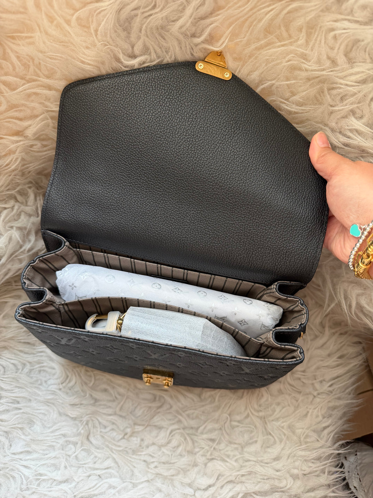LV Pochette Métis - Black