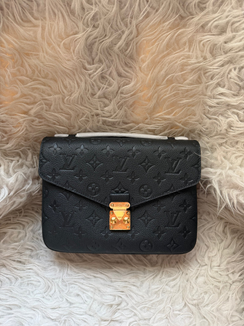 LV Pochette Métis - Black