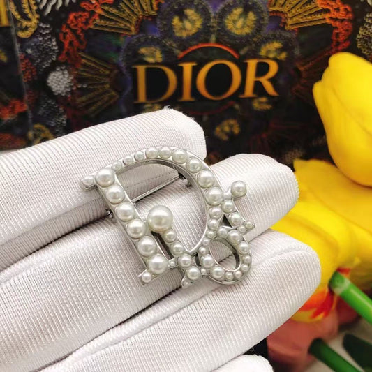 (Readystock) Dior Brooch - Pearl