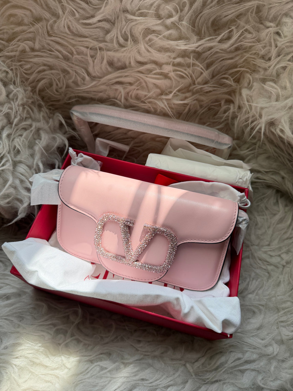 (Readystock) Valentino Garavani Small Locò Crystal - Pink