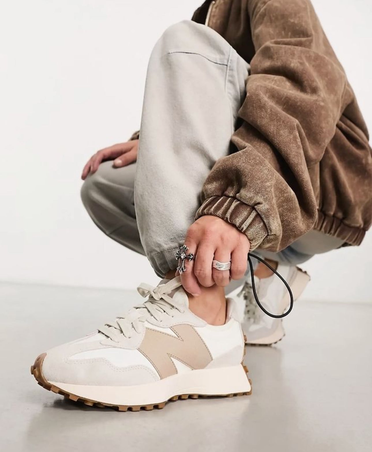 New shops balance off white