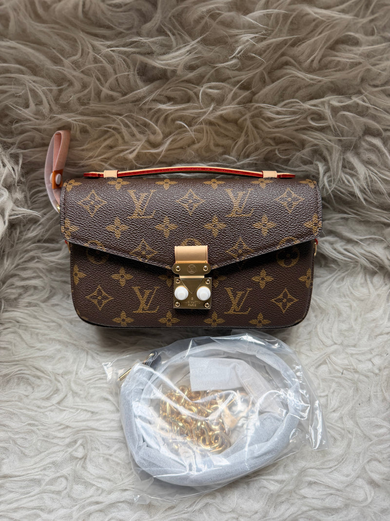 LV Pochette Metis East West